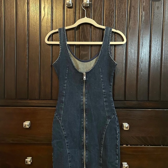 Guess Jean fitted dress, xs - Picture 2 of 2